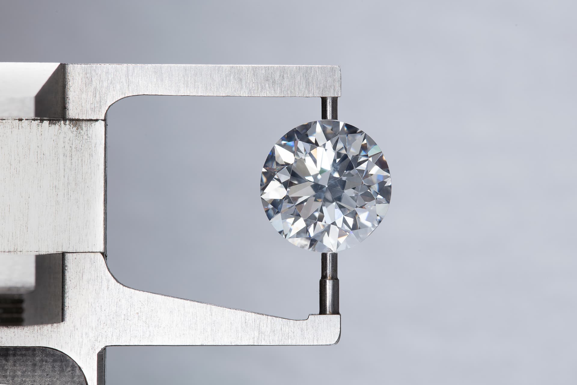 Rachat de perles & pierres précieuses à Courbevoie